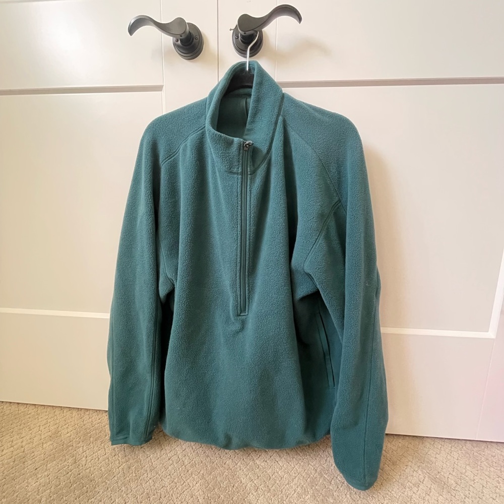 Pullover sweater